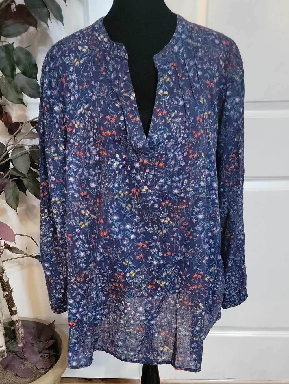 (#2) Old Navy Navy Floral Split-Neck Tunic